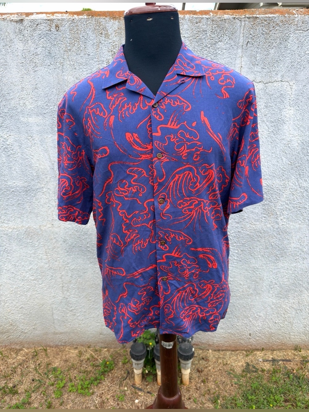 PreOwned Uniqlo Blue/Red Full Button Men's Small